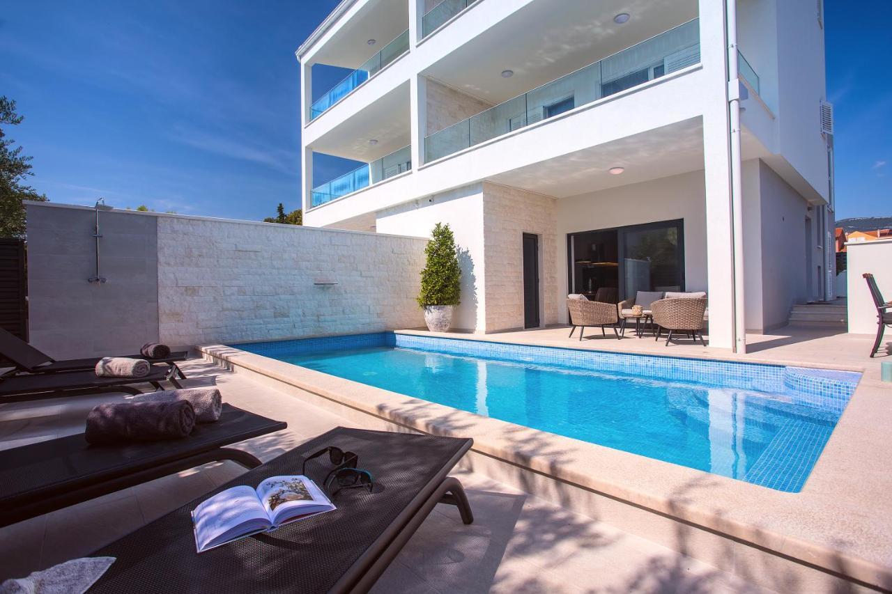 Villa Petra Каштела Экстерьер фото